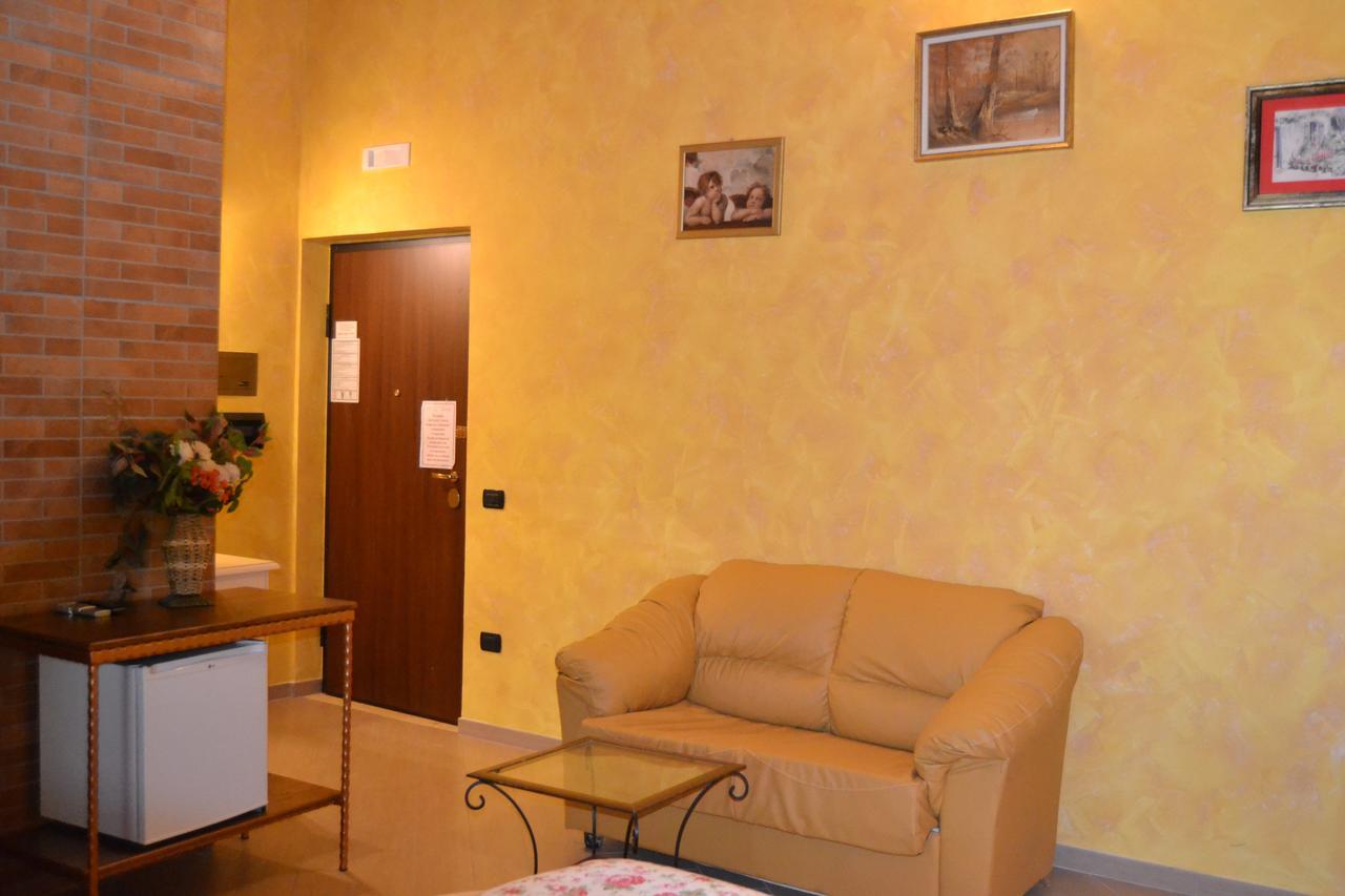 Montecorvino Pugliano Resort Le Parisien מראה חיצוני תמונה