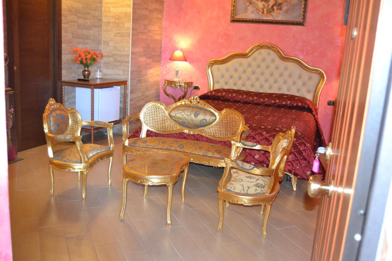 Montecorvino Pugliano Resort Le Parisien מראה חיצוני תמונה