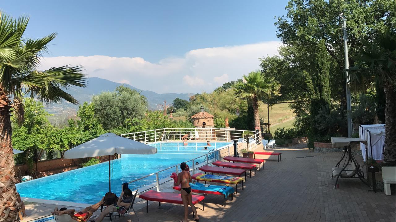 Montecorvino Pugliano Resort Le Parisien מראה חיצוני תמונה