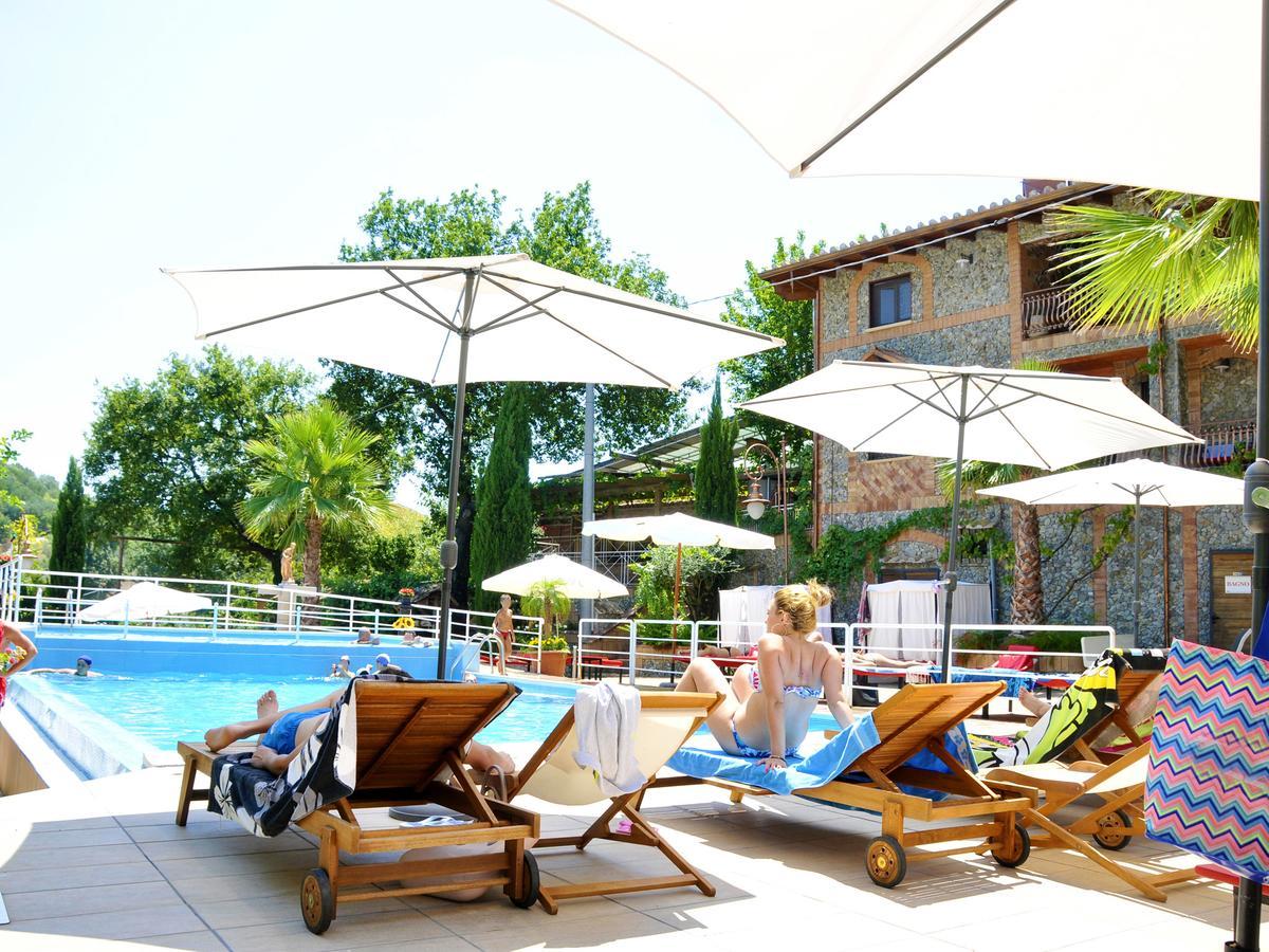 Montecorvino Pugliano Resort Le Parisien מראה חיצוני תמונה