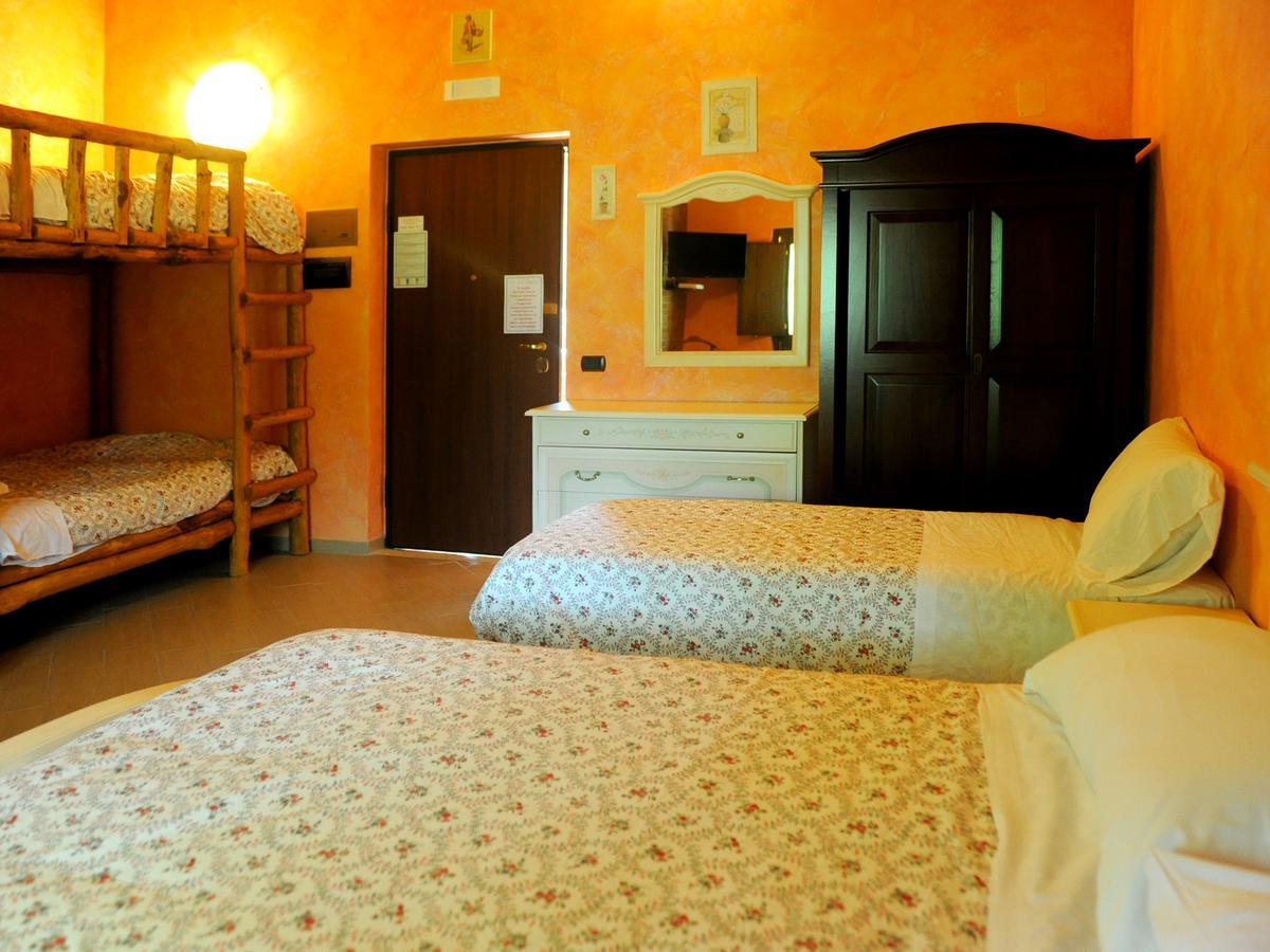 Montecorvino Pugliano Resort Le Parisien מראה חיצוני תמונה